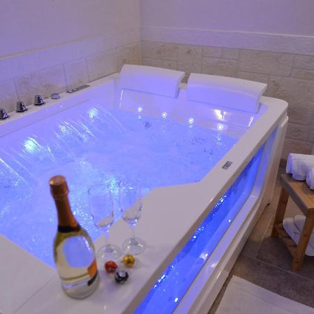 Suite Laurel Spa Con Idromassaggio Fasano Exterior foto