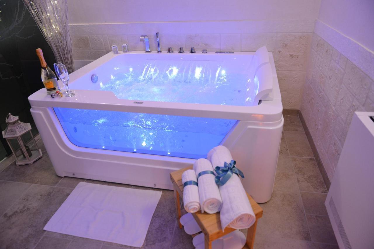 Suite Laurel Spa Con Idromassaggio Fasano Exterior foto